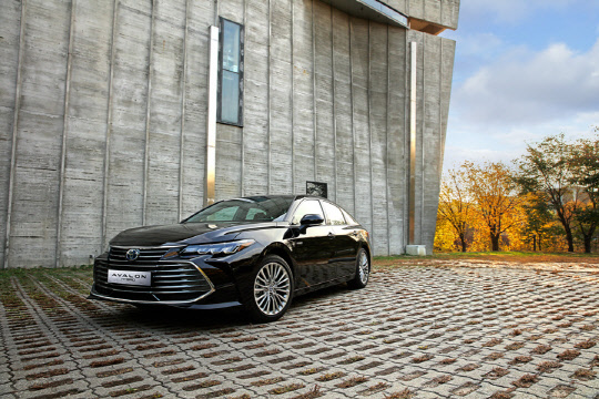 도요타 올 뉴 아발론 하이브리드. <한국토요타자동차 제공>